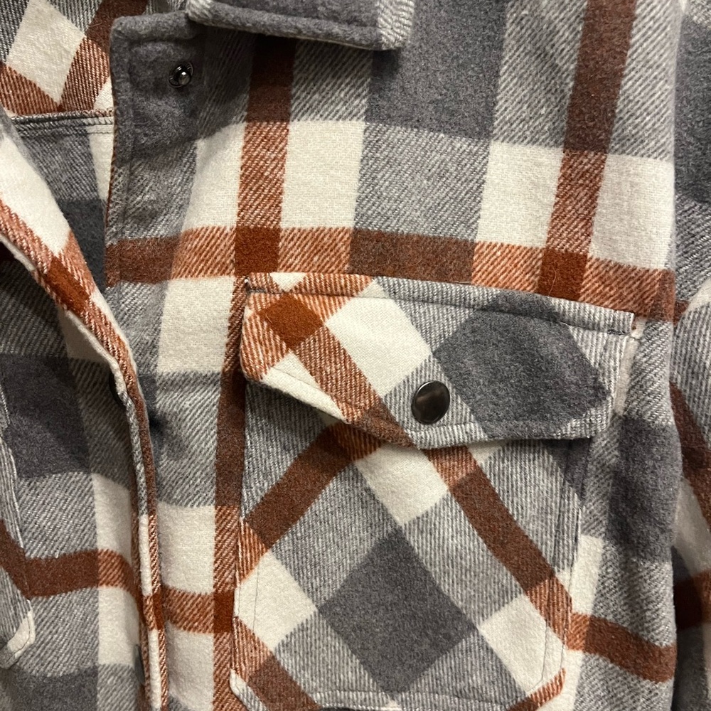 Plaid Button-Up Jacket / Shacket - Picture 4 of 5